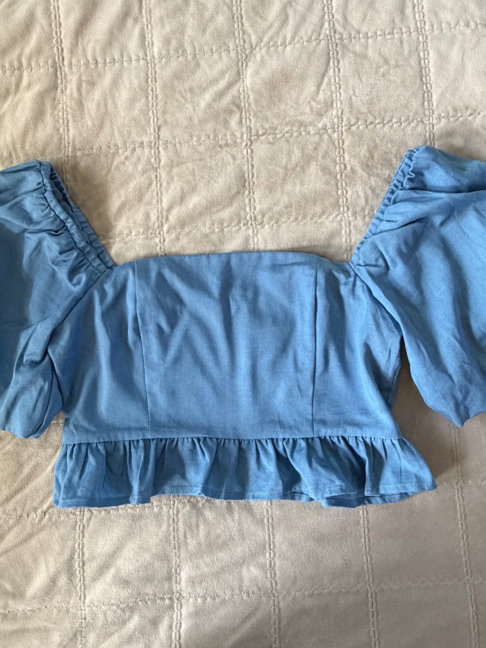 Kittenish Blue Puff Sleeve Crop Top Ruffle Hem Size Small NWT